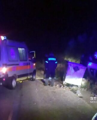 Αυτοκίνητο τούμπαρε και έπεσε σε χαντάκι στην Αργολίδα