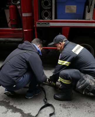 Σοκ στη Σαλαμίνα: Γυναίκα νεκρή μετά από φωτιά σε σπίτι