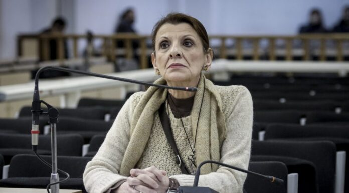 Δίκη Χρυσής Αυγής: "Καίει" Κασιδιάρη και Παναγιώταρο η Μαρία Κανελλοπούλου