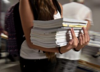 Κρήτη: Το ιδιαίτερο της μαθήτριας πήρε απρόβλεπτη τροπή – Οι κάμερες ασφαλείας έδειξαν την αλήθεια.