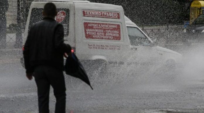 Καιρός: "Σαρώνει" τη χώρα ο "Κρέοντας". Βροχές, καταιγίδες και ισχυροί άνεμοι