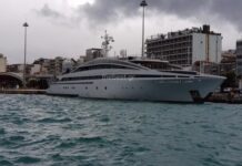Πάτρα: Η άφιξη του πρίγκιπα για το καρναβάλι – Μαγνητίζει τα βλέμματα η εντυπωσιακή θαλαμηγός του