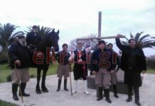 Κρητικοί έκαναν γύρισμα μπροστά στον τάφο του Καζαντζάκη για το συλλαλητήριο