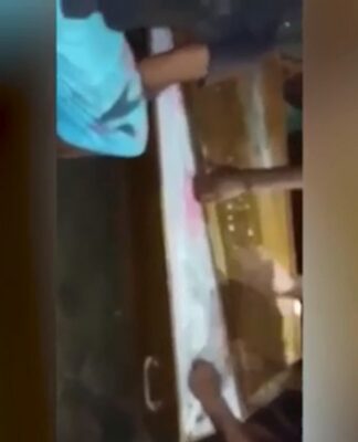 Την έθαψαν ζωντανή. Προσπαθούσε να βγει από το φέρετρο και πέθανε