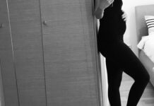 Ελληνίδα παρουσιάστρια δείχνει πρώτη φορά τη φουσκωμένη της κοιλίτσα