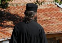 Αμαλιάδα: Φορούσε ράσα αλλά δεν ήταν παπάς, ούτε μασκαράς.