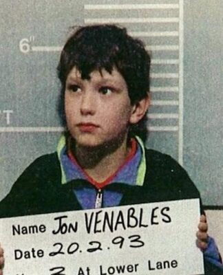 Έριξαν βραστό νερό στον φονιά του James Bulger