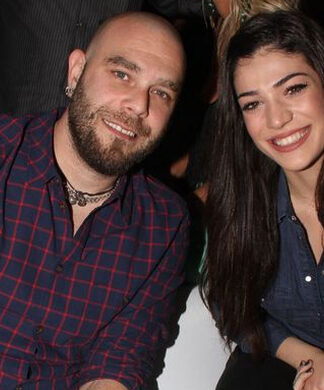 Η εγκυμονούσα Αδάμου πέταξε χαρταετό με τον Μιχάλη της