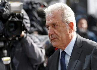 Αβραμόπουλος για Novartis: "Αν κάτι βρεθεί, στο εκτελεστικό απόσπασμα".