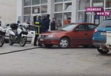 Κιλκίς: Προσπάθησε να κάψει τους υπαλλήλους της ΔΕΗ γιατί του έκοψαν το ρεύμα.