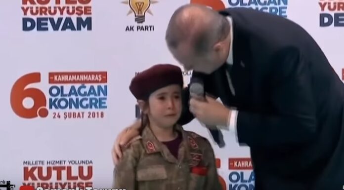Ελεεινή προπαγάνδα Ερντογάν για το Αφρίν. Επιστρατεύει μικρό "μπορντό μπερέ"