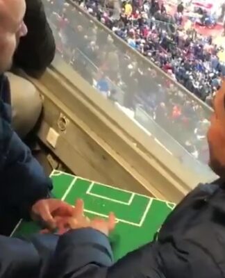 Συγκλονιστικό. Τυφλός οπαδός "βλέπει" το ματς της Μπαρτσελόνα