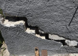 Συναγερμός στα Τρίκαλα: Εκκενώνονται σπίτια στην Πιαλεία. Κατολίσθηση και στα Μετέωρα