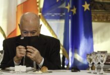 “Λυπάμαι πολύ” Το sms του Αλέξη Τσίπρα στον Παπαδημητρίου και το παρασκήνιο της παραίτησης