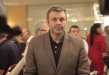 Συμφωνεί ο Απόστολος Γκλέτσος με τη συμμετοχή του Αγγελόπουλου στο Τατουάζ;
