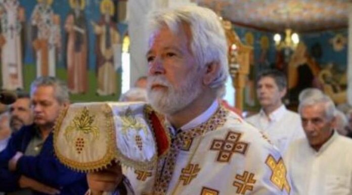 Πάτρα: Τελευταίο αντίο στον ιερέα που πέθανε μπροστά στους πιστούς – Συγκίνηση για το αναπάντεχο τέλος του.