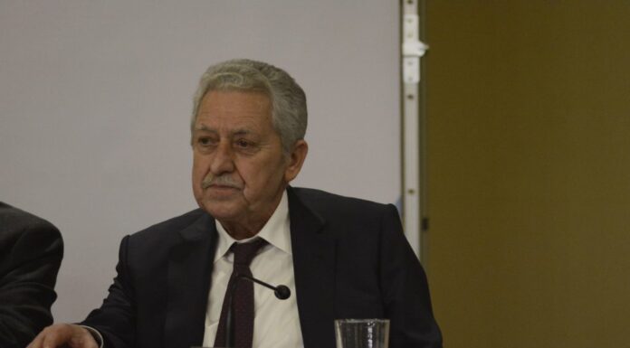Ανασχηματισμός: Ομοβροντία της αντιπολίτευσης με… αγαπημένο στόχο τον Κουβέλη.