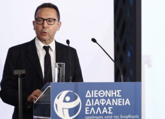 Novartis: Αντιδρά και ο Στουρνάρας. "Η πολιτική στοχοποίηση και το bullying έχουν τα όριά τους".