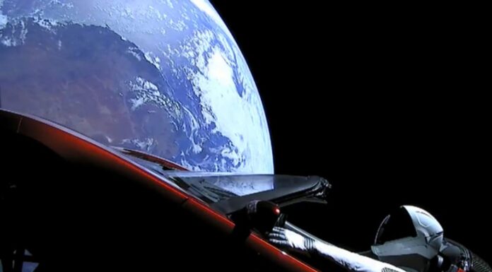 Από τη Γη στο διάστημα ο πύραυλος της SpaceX του Έλον Μασκ – Ιστορικό ταξίδι στον Άρη