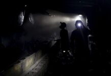 950 μεταλλωρύχοι παγιδευμένοι σε ορυχείο χρυσού στη Νότια Αφρική