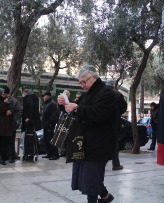 Μειώσεις συντάξεων, αφορολόγητου και εξωπραγματικά πλεονάσματα για… "καθαρή έξοδο" στις αγορές