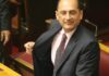 ΠΕΤΡΟΣ ΜΑΝΤΟΥΒΑΛΟΣ: “Τι το ήθελες το όπλο, δεν σου φτάνει το πρωτάθλημα που σου δίνει ο Τσίπρας”;