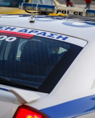 17χρονος βρήκε στο σπίτι του 3 ληστές. Τον μαχαίρωσαν και εξαφανίστηκαν.
