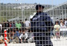 Λέσβος: Κόλαση στη Μόρια με 8 τραυματισμένους αστυνομικούς – Επεισόδια με φωτιές και άγριο ξύλο.