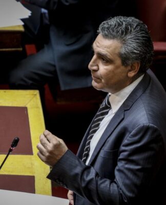 "Άγρια" κόντρα στη Βουλή. "Φωνές" υπέρ Σαββίδη: "Διακόψατε το πρωτάθλημα για να μην πάρει ο ΠΑΟΚ νταμπλ"