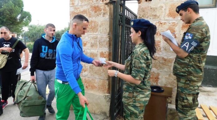 «Γιατί ρε φίλε να σου στείλω το παιδί μου να υπηρετήσει την πατρίδα; Ποιά πατρίδα;»