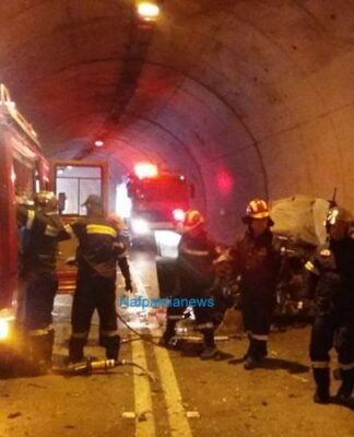 Ναύπακτος: Ένας νεκρός και 4 τραυματίες σε σήραγγα – Χτύπησε και βρέφος στο τροχαίο δυστύχημα
