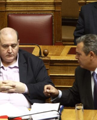 "Τριγμοί" στην συγκυβέρνηση. Φίλης "αδειάζει" Καμμένο για τους Έλληνες στρατιωτικούς. "Δεν είναι όμηροι"