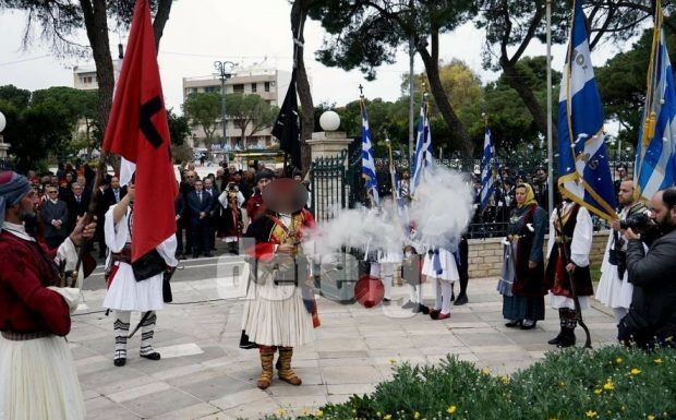 Αίγιο: Πυροβόλησε με καριοφίλι και πέτυχε φωτογράφο – Απίθανα πράγματα πριν την παρέλαση