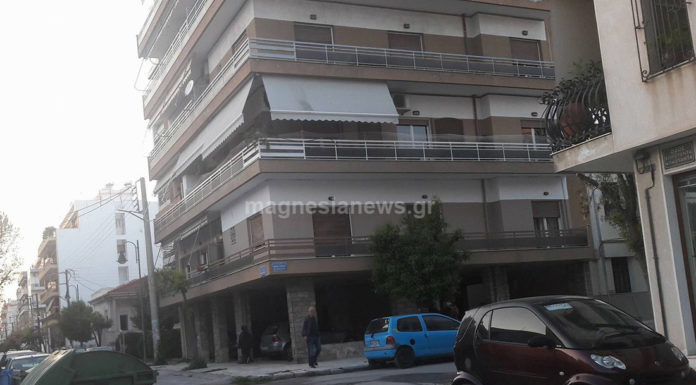 Τραγωδία στο Βόλο. 22χρονη "βούτηξε" με το κεφάλι στο κενό από τον 3ο όροφο.