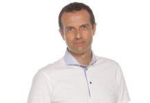 Άρης Καβατζίκης: "Αυτή η… αυλή υπήρξε τρομερά καταπιεστική για εμένα"