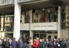 ΔΙΚΑΣΤΗΡΙΑ ΠΕΙΡΑΙΑ: Απειλή για βόμβα – Εκκενώνεται το κτίριο