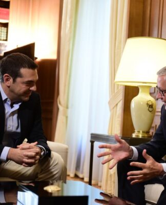 Μήνυμα Ρέγκλινγκ στους Έλληνες: "Όχι άλλα δημοσιονομικά μέτρα και μείωση φόρων"