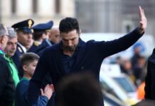 Ράγισαν καρδιές στην κηδεία του Αστόρι. Συγκινητικές στιγμές στη Φλωρεντία