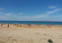 Ξεχύθηκαν στις παραλίες στο Ηράκλειο
