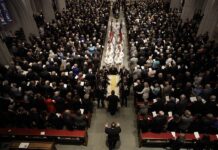 ΗΠΑ: Πλήθος κόσμου στην κηδεία της Μπάρμπαρα Μπους