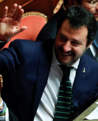 Ιταλία: "Αν κυβερνήσουμε θα καταργήσουμε τις κυρώσεις κατά της Ρωσίας"