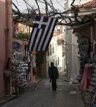 «Η οικονομική κρίση στην Ελλάδα τελείωσε, μόνο αν δεν ζεις εκεί»