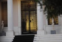 Δεν έχει τέλος η κόντρα. Μαξίμου σε Μητσοτάκη: "Περαστικά".