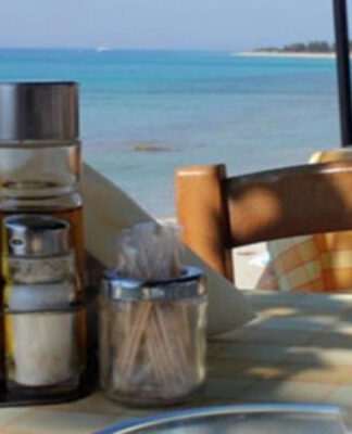 Η απάτη με το λάδι στα τραπέζια των εστιατορίων και πώς γίνεται η κομπίνα της χρέωσης