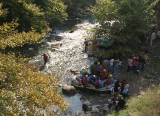 Συντετριμμενη η οικογένεια της 40χρονης που σκοτώθηκε κάνοντας ράφτινγκ. "Ήταν και τα εγγόνια μου μαζί"