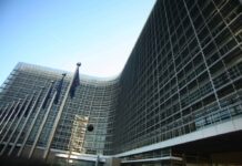 Κίνηση – ματ της Κομισιόν μετά το σκάνδαλο της Volkswagen. "Δυναμώνουν" οι καταναλωτές – "Τρέμουν" τα τεράστια πρόστιμα οι εταιρείες.
