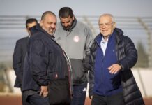 Έξαλλος ο Θεοδωρίδης. "Είστε απαράδεκτοι, δεν αξίζετε να φοράτε τη φανέλα του Ολυμπιακού"