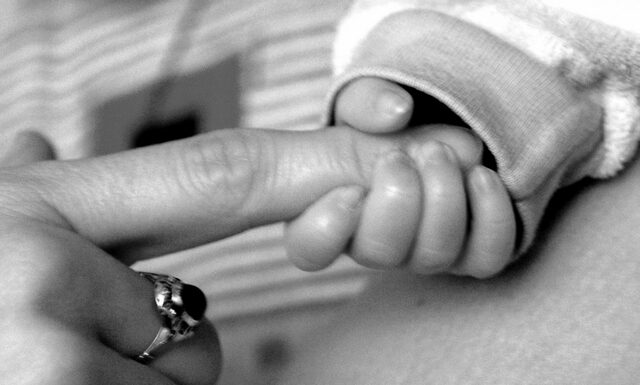 Καλαμάτα: Συγκλονίζει η εγκατάλειψη 4 παιδιών από τη μητέρα τους – Μόλις 10 μηνών το μικρότερο.
