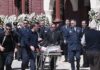 Λιποθύμησε η σύζυγος του Σμηναγού Γιώργου Μπαλταδώρου στην κηδεία του