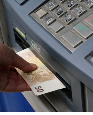 Επιτέλους. Ρύθμιση και στα δάνεια όσων πληρώνουν κανονικά τις δόσεις.